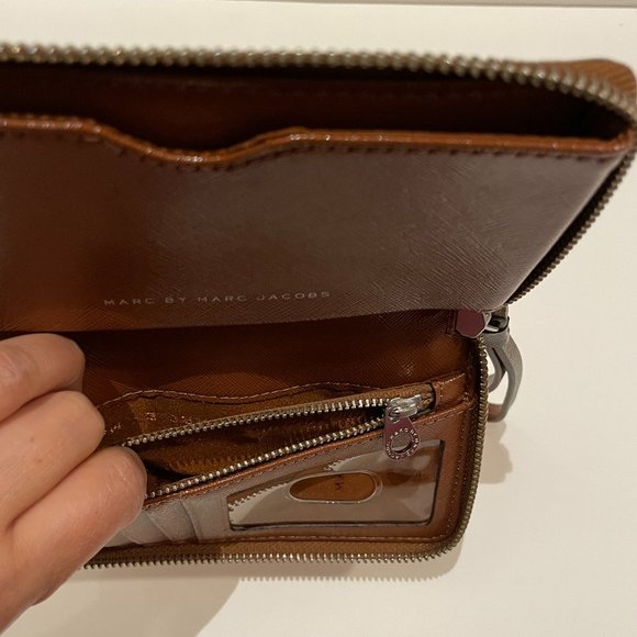 Marc Jacobs Bright Orange Wristlet Wallet - Picture 5 of 10